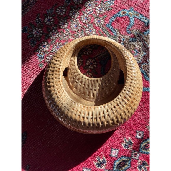 Vintage Ceramic Wall-Hanging Flower Basket - Picture 7 of 7